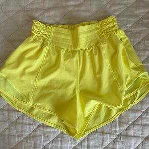 Lululemon Hotty Hots 2.5 highlight yellow